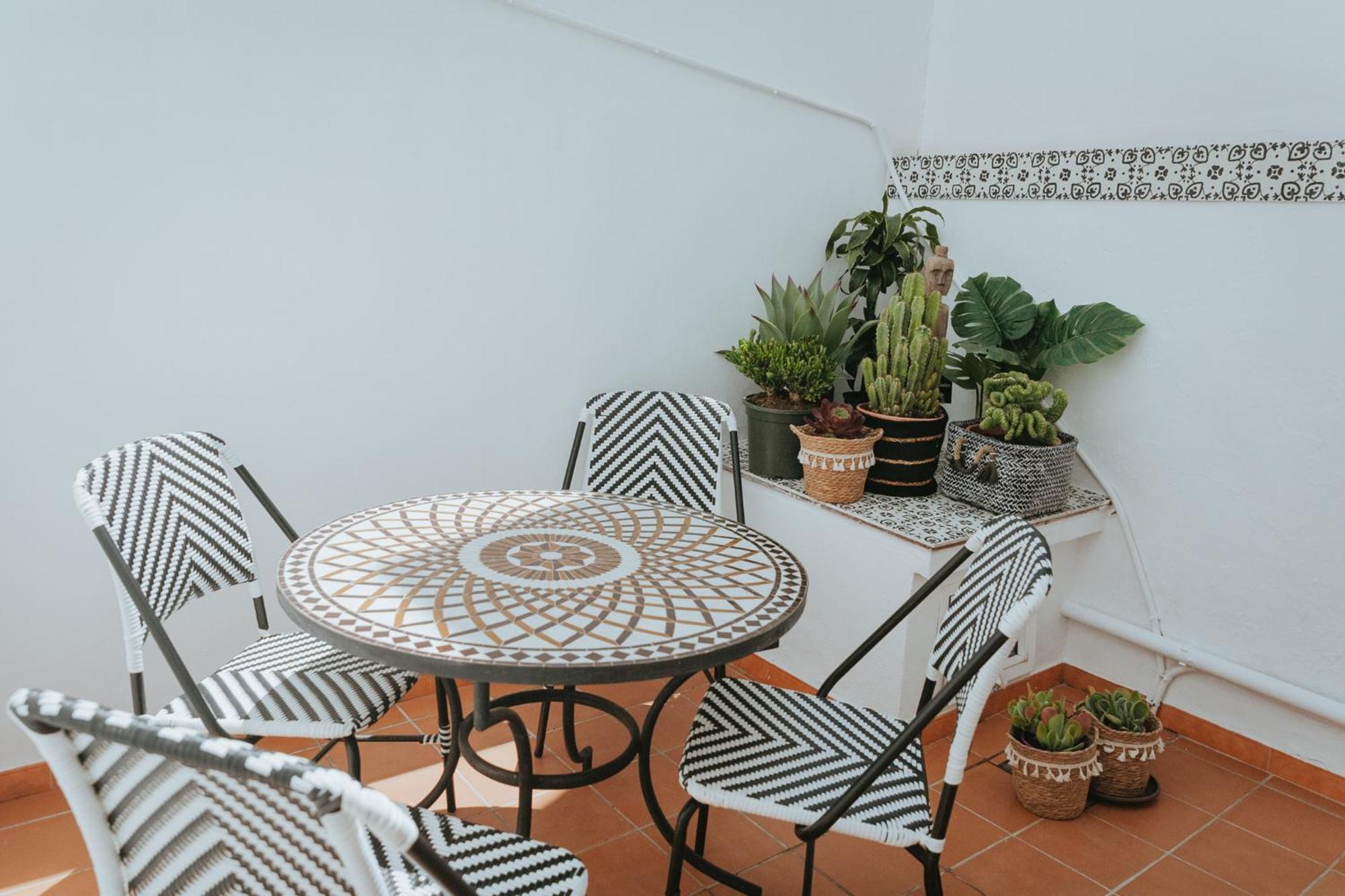 Las Flores Apartments Нерха Экстерьер фото
