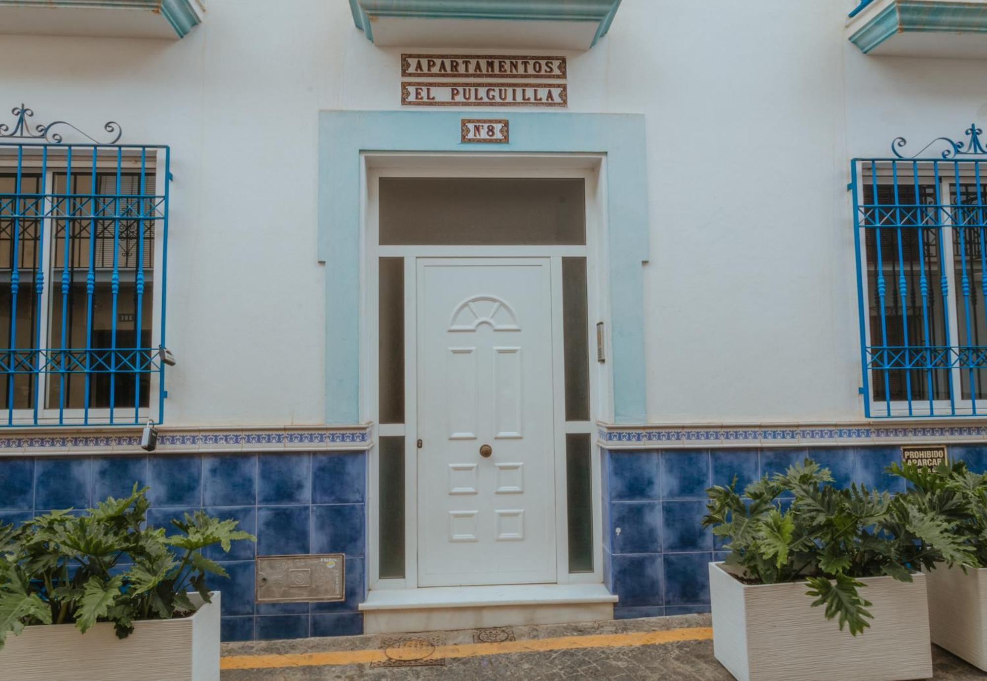 Las Flores Apartments Нерха Экстерьер фото