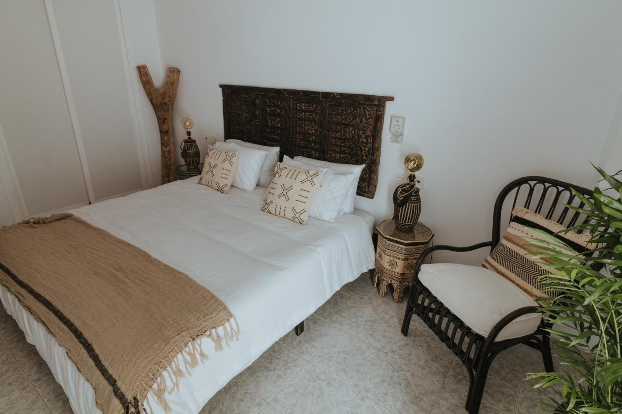 Las Flores Apartments Нерха Экстерьер фото